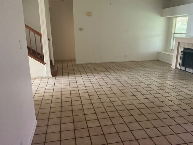 Building Photo - Large beautiful home for rent