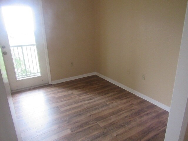 Building Photo - 1 bedroom 1 bathroom condo