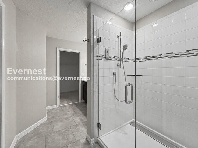 Building Photo - 5587 Sabal Dr