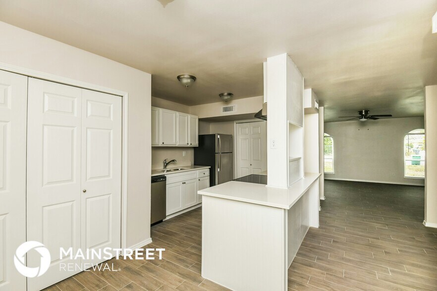 Building Photo - 4217 Longmeadow Way