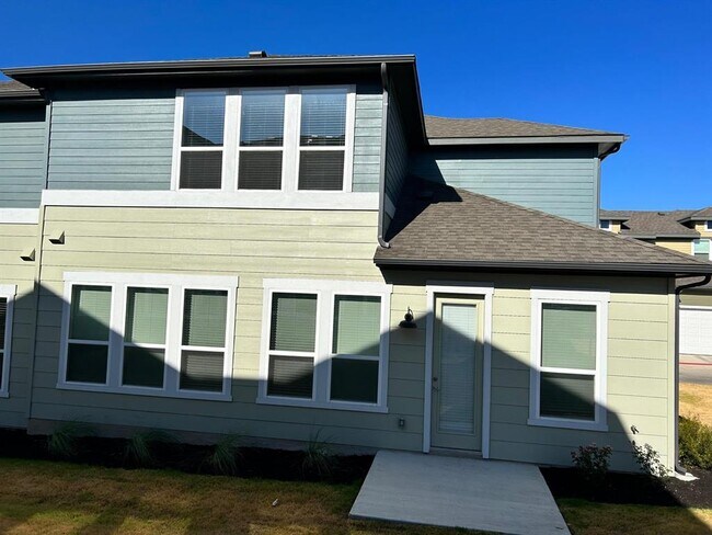 Building Photo - 1015 Vista View Dr