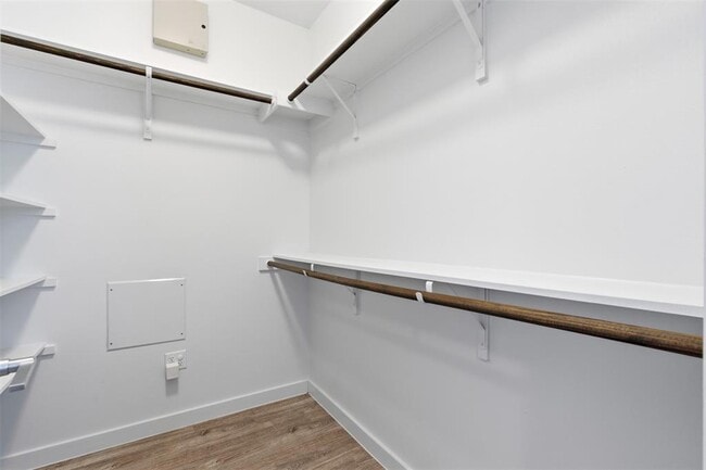 Building Photo - 801 N Bluff Dr