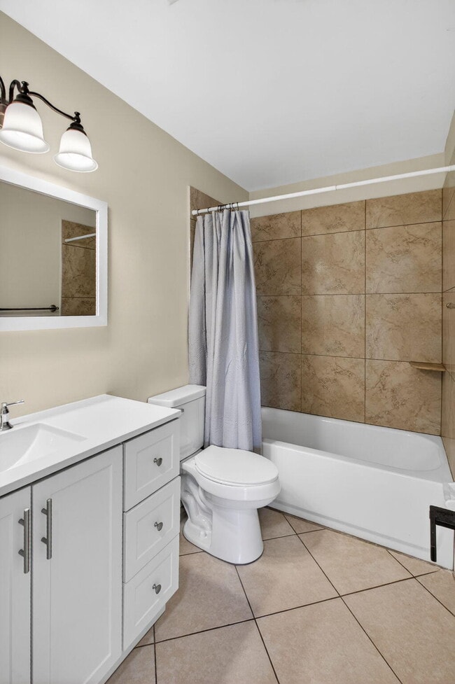 Building Photo - 8695 SE Hobe Ridge Ave