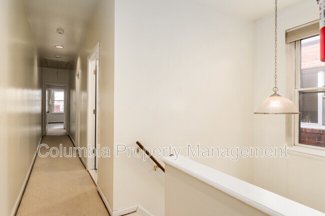 Building Photo - 127 11th St NE