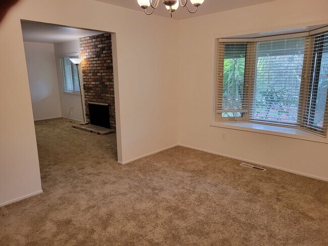 Building Photo - COMING SOON! Charming 4 Bed 3 Bath Home in...
