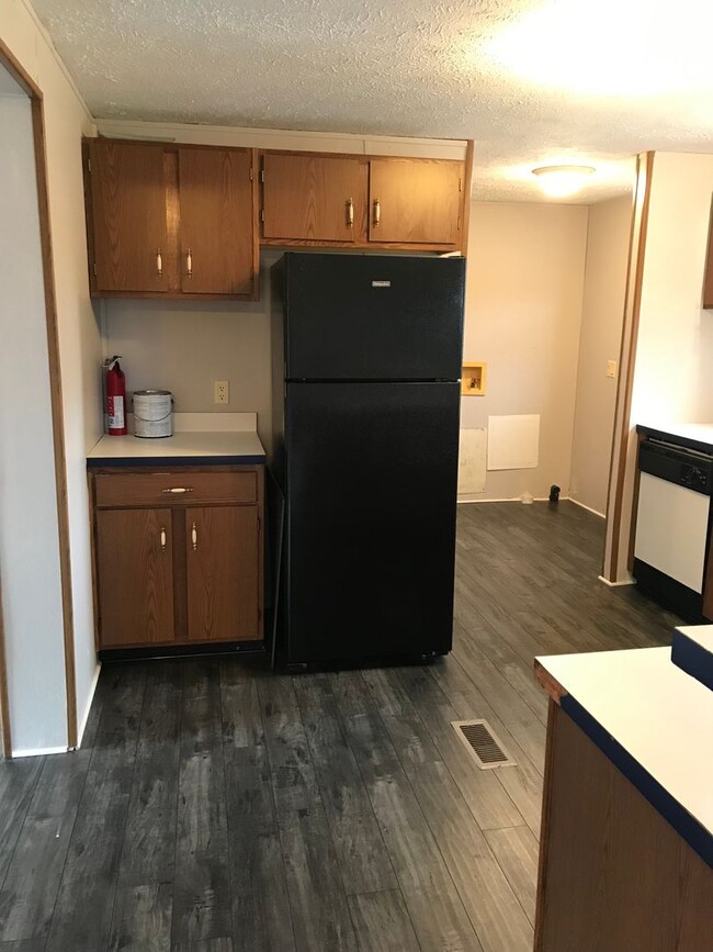 Building Photo - 3 Bedroom 2 Bath Home on 2 Acres For Rent!