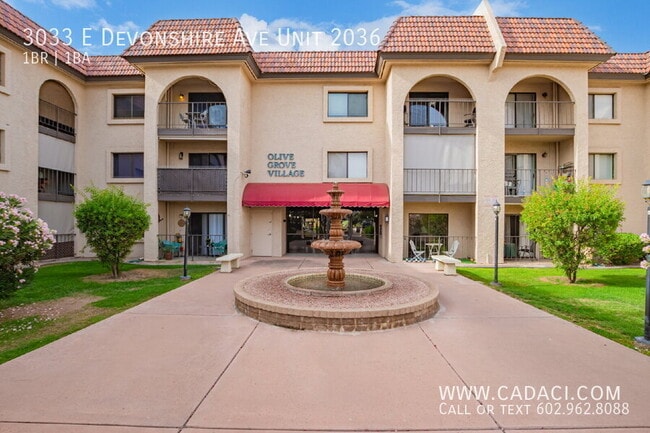 Building Photo - 3033 E Devonshire Ave