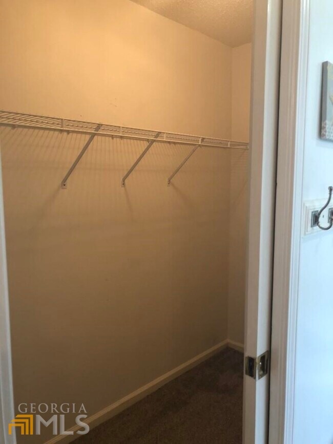 Building Photo - 304 McQueen Cir