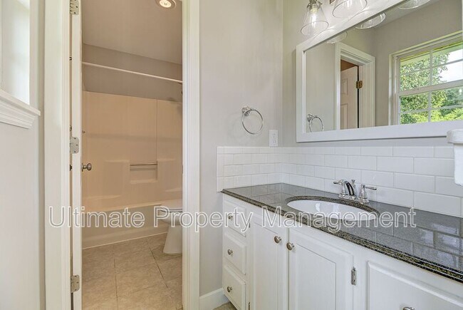 Building Photo - 6232 Murrayville Rd