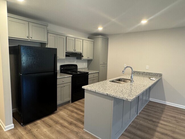 Building Photo - 201 Mountaindale Dr