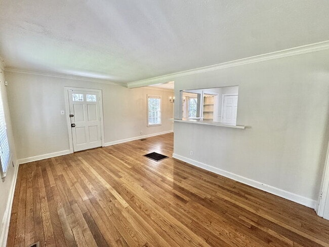 Building Photo - 163 S Fenwick Rd