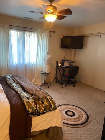 Building Photo - 5600 Market St