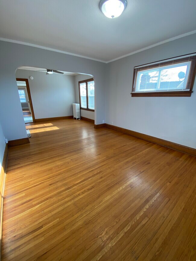 Building Photo - 4247 Cedar Ave S