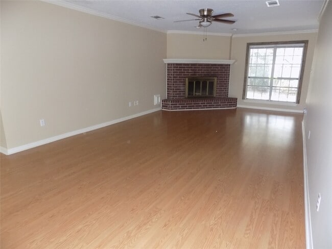 Building Photo - 22623 River Birch Dr