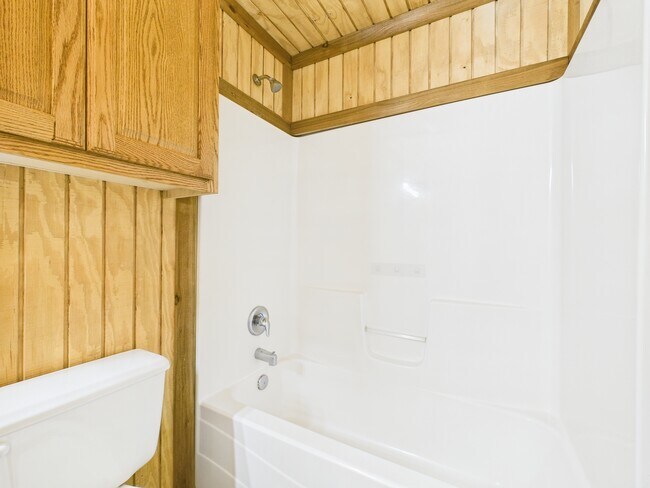 Building Photo - 5822 Leonard Rd