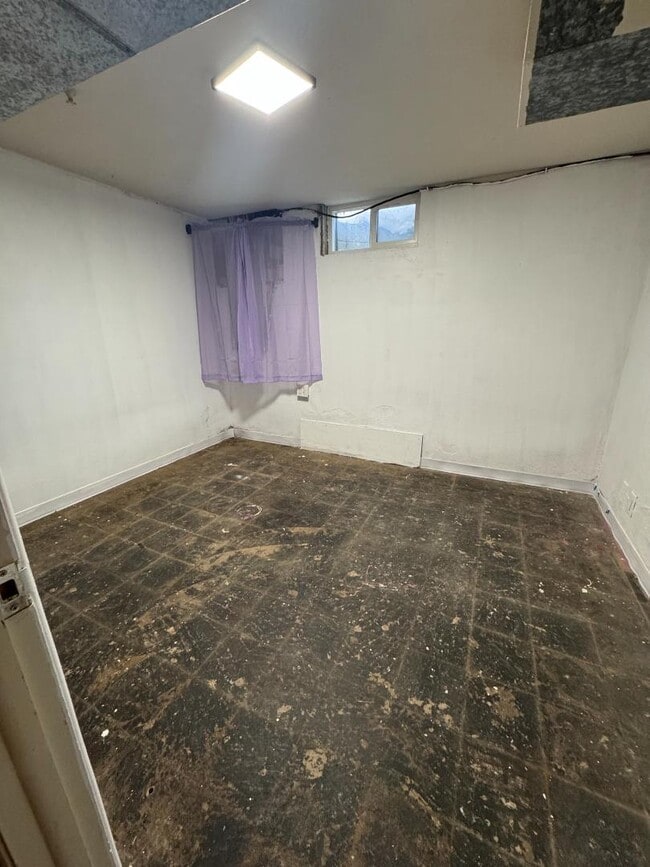 Building Photo - 513 N Ottawa Rd