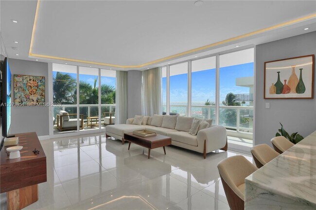 Building Photo - 4201 Collins Ave