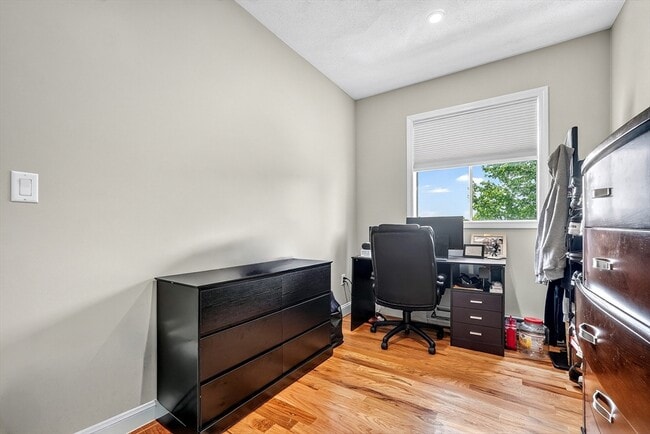 Building Photo - 217 Highland Ave