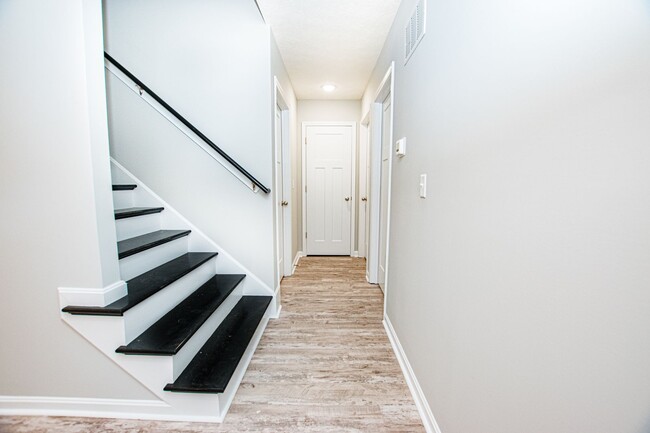 Building Photo - 500 Eagle Pointe Dr