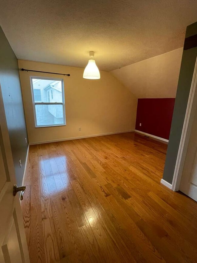 Building Photo - 6170 Ravenhill Rd