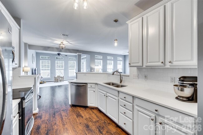 Building Photo - 928 Kite Dr