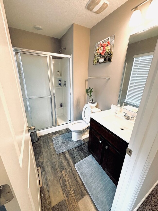 Building Photo - Solar Home!  Beautiful 4bed/3bath Single Family Home in Shakopee
