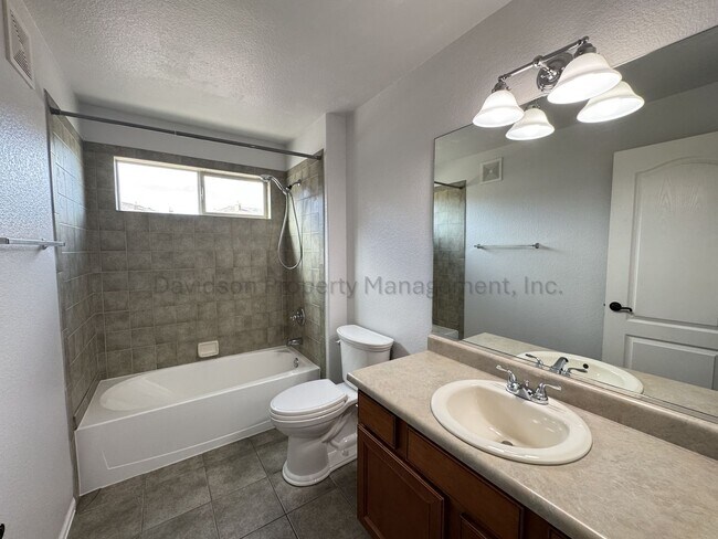 Building Photo - Beautiful 2 Bedroom Condo on the West Side of Colorado Springs