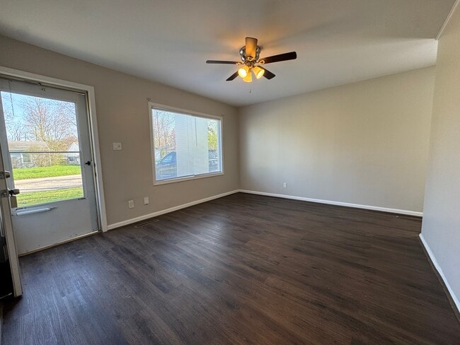 Building Photo - 1917 Southwood Dr