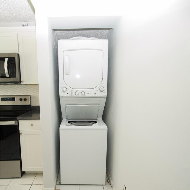 Building Photo - 7355 Woodmont Terrace