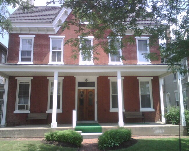 Building Photo - 157 S Main St