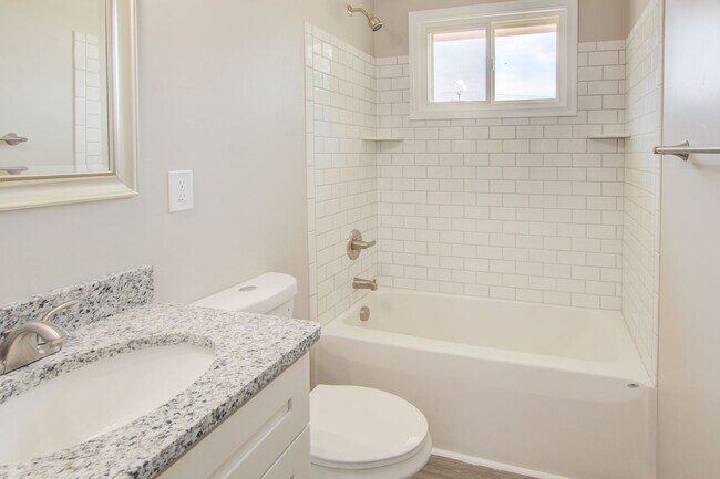 Building Photo - 7919 Thompson Rd