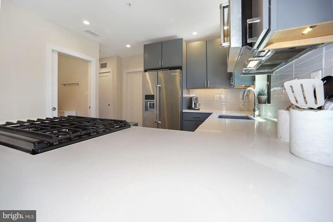 Building Photo - 301 H St NE