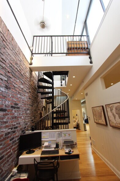 Spiral to the Catwalk - 139 7th St