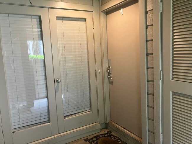 Building Photo - 1 BR / 1.5 BA at Saint Andrews Commons (Pa...