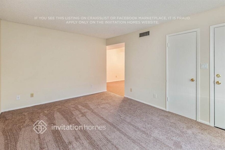 Building Photo - 215 N Kachina