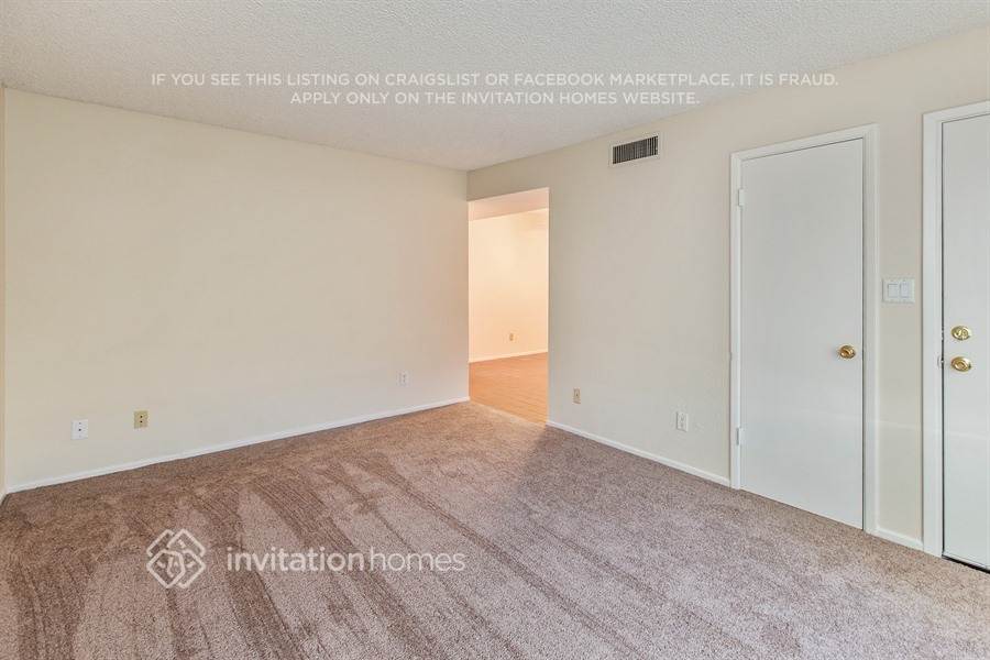 Building Photo - 215 N Kachina