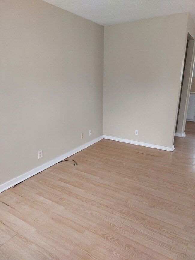 Building Photo - 4416-4418 E. Central