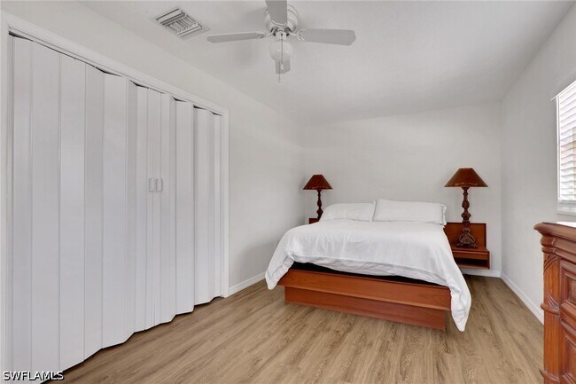 Building Photo - 2772 Riverview Dr