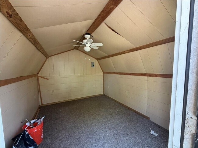 Building Photo - 934 Bay Ridge Dr