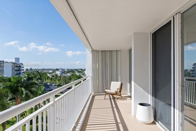 Building Photo - 3546 S Ocean Blvd