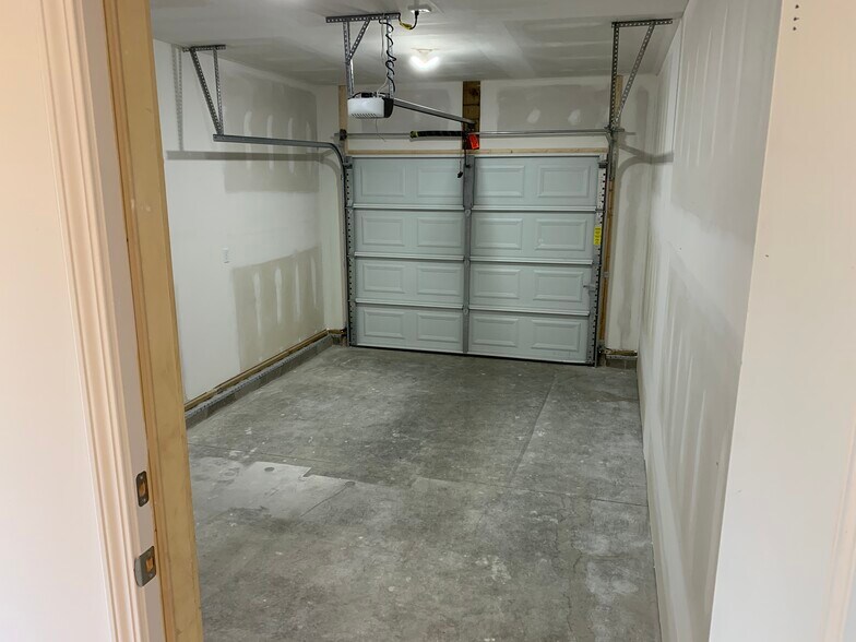 Private Garage - 1422 Chestnut St