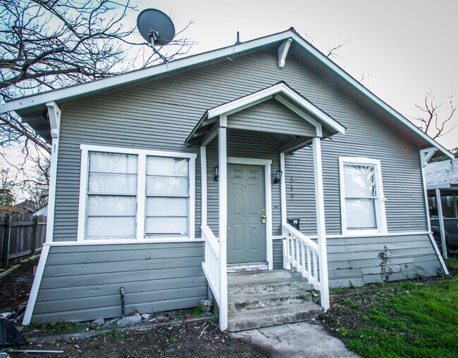 Building Photo - 512 Cooper St