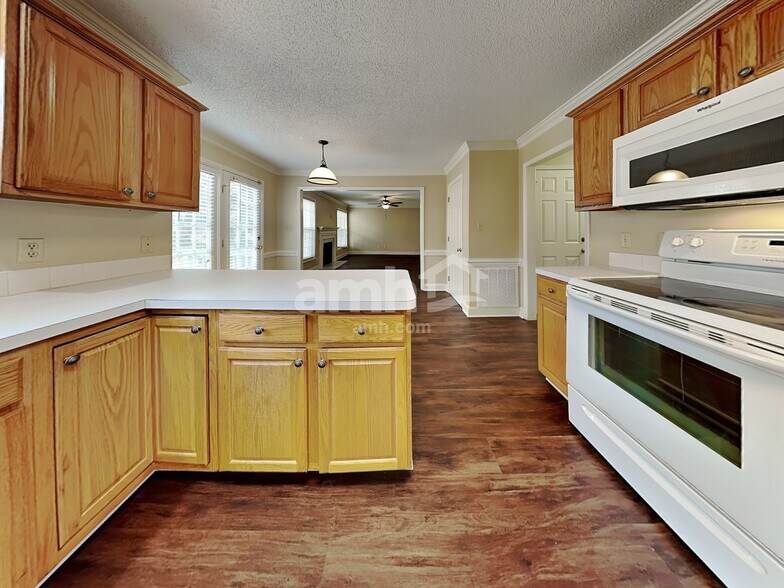 Building Photo - 425 Craver Pointe Dr