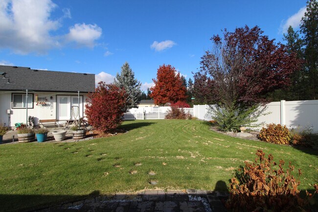 Building Photo - 3922 E Siskin Ln