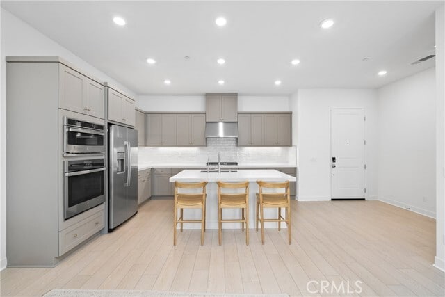 Building Photo - 185 Sash