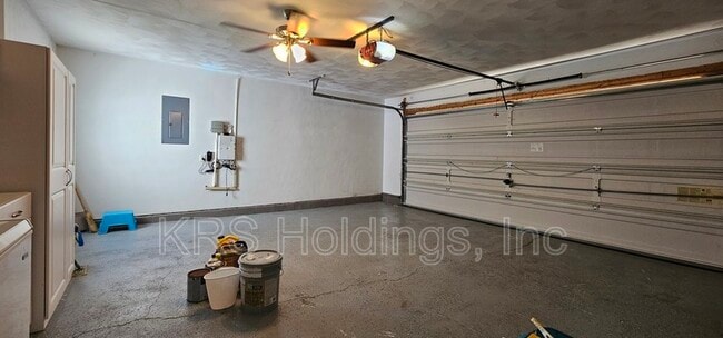 Building Photo - 25 Gallaer Ct