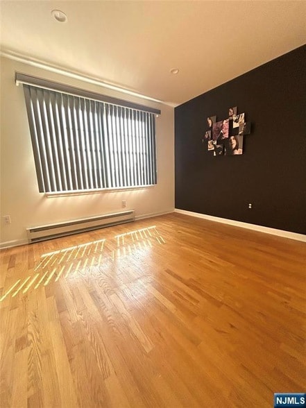 Building Photo - 302 Grand Ridge Dr