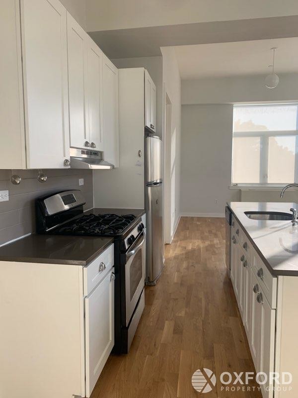 Building Photo - 71-13 60th Lane