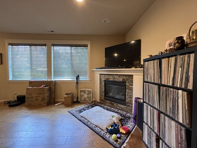 Building Photo - Bright and Modern North Portland Living with Three Bedrooms, Laundry Room & Attached Garage