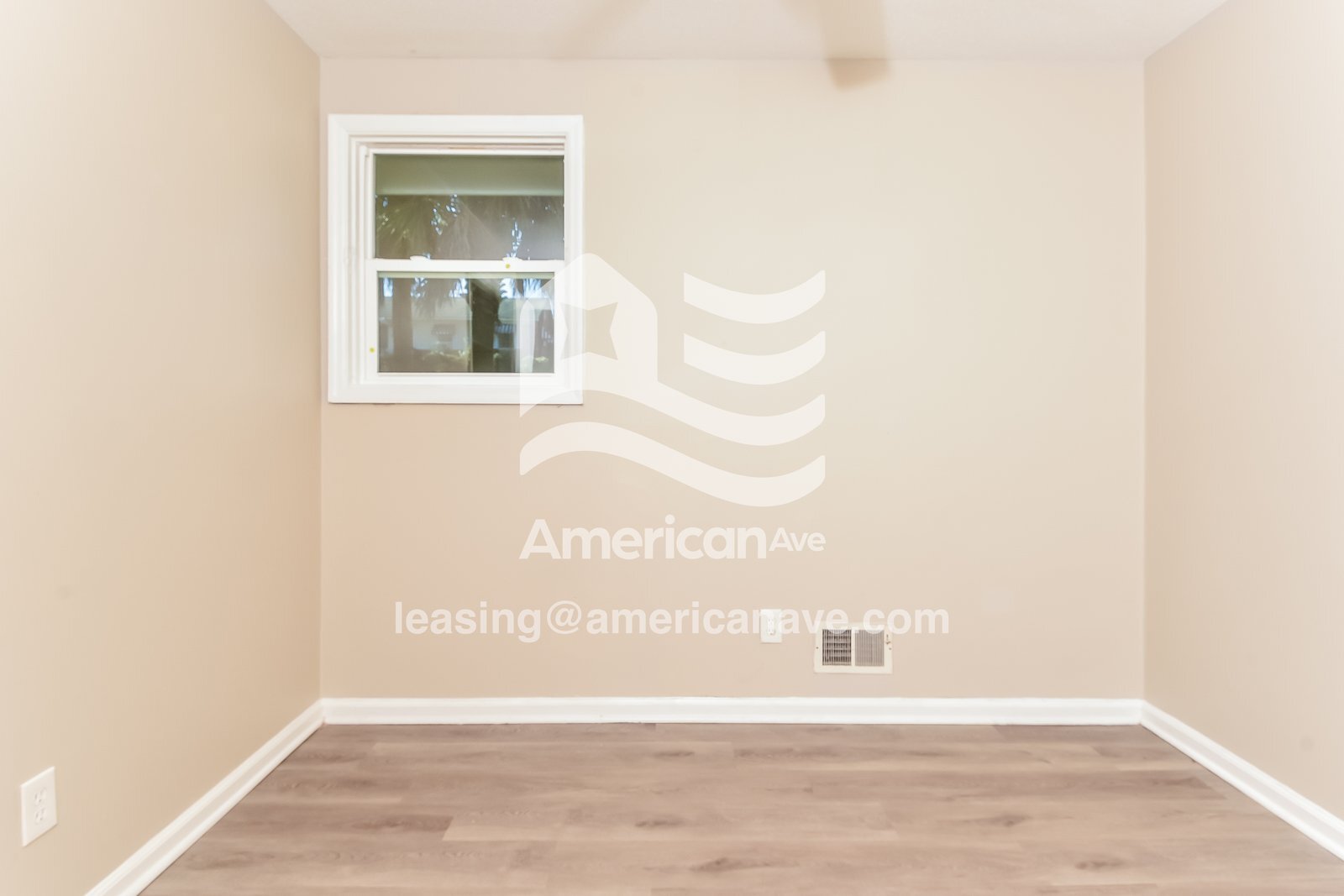 Building Photo - 4016 Williamsburg Dr